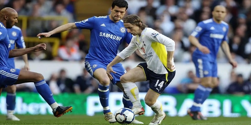 Cầu thủ Luka Modric tỏa sáng trong màu áo Tottenham Hotspur
