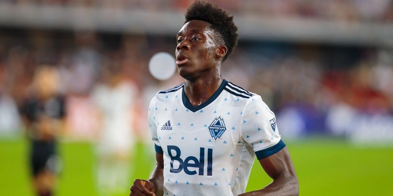 Vancouver Whitecaps là đội bóng đầu tiên trong sự nghiệp thi đấu của Davies