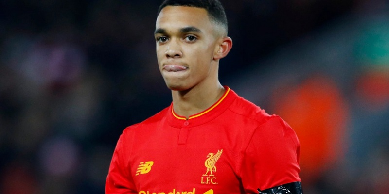 Arnold được đôn lên chơi cho đội một của câu lạc bộ Liverpool từ khi còn rất trẻ